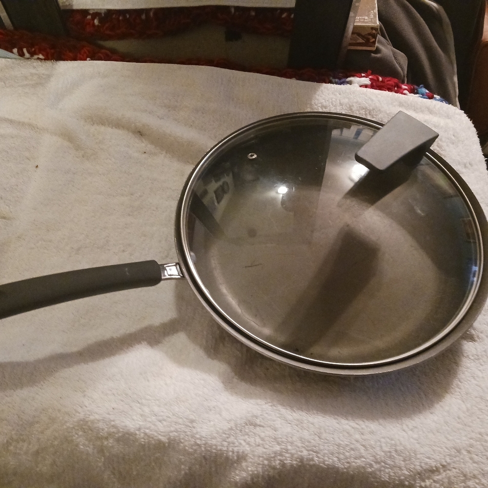 14 inch frying pan with lid